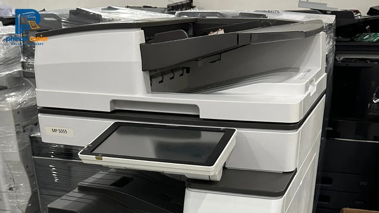 Máy photocopy Ricoh MP 5055 màu trắng đen trong kho hàng