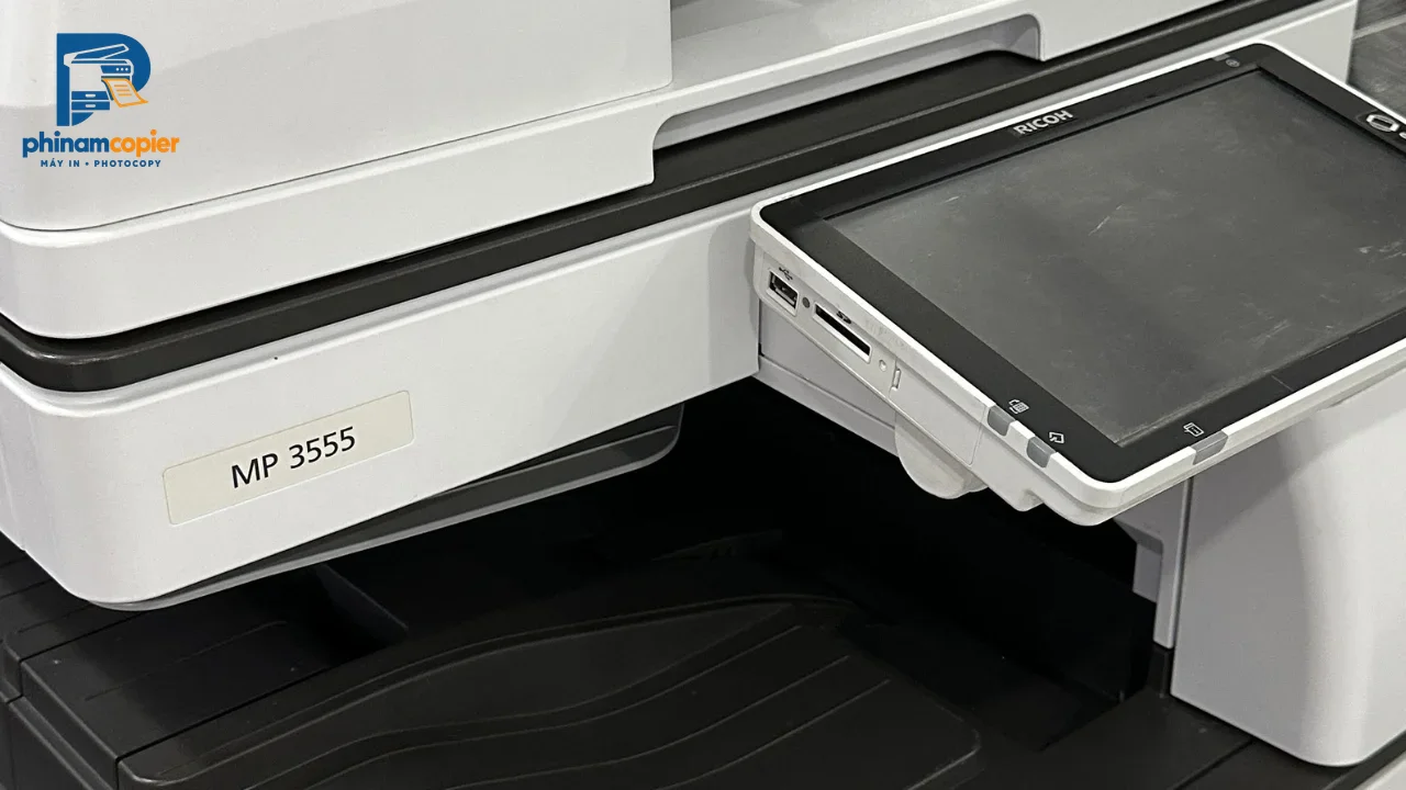 Máy photocopy Ricoh MP 3555 với màn hình cảm ứng, cổng USB và thẻ nhớ