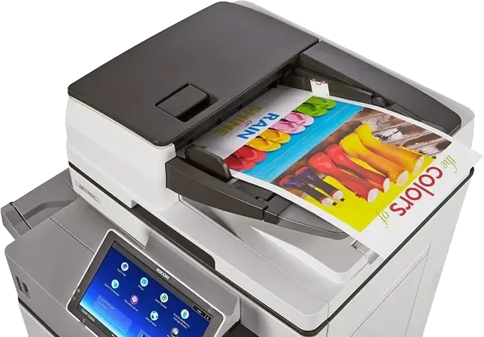Máy photocopy Ricoh C4504 đang in hình ảnh dép xỏ ngón và ủng đi mưa.